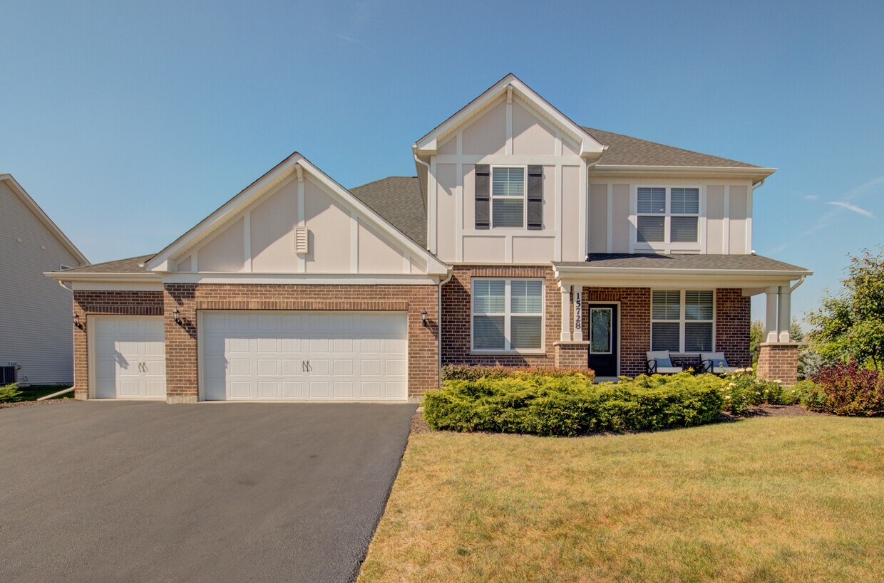 Primary Photo - 15728 Brookshore Dr