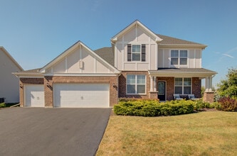Building Photo - 15728 Brookshore Dr