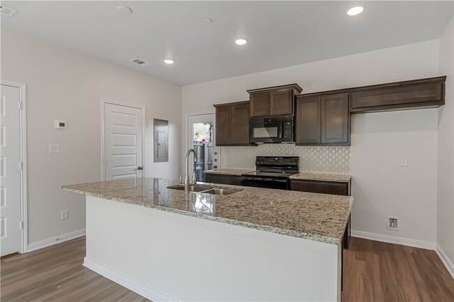 Building Photo - 601 W 24th St