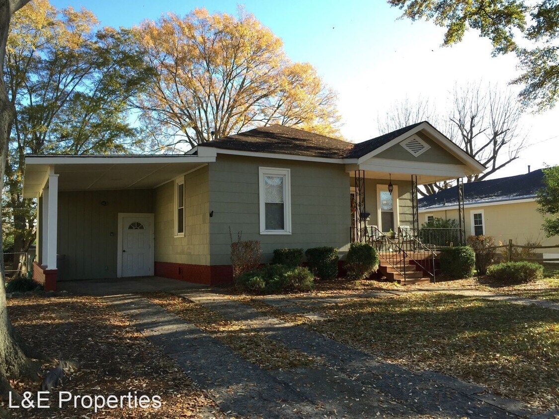 2 br, 1 bath House 199 Front Street House for Rent in Cramerton, NC