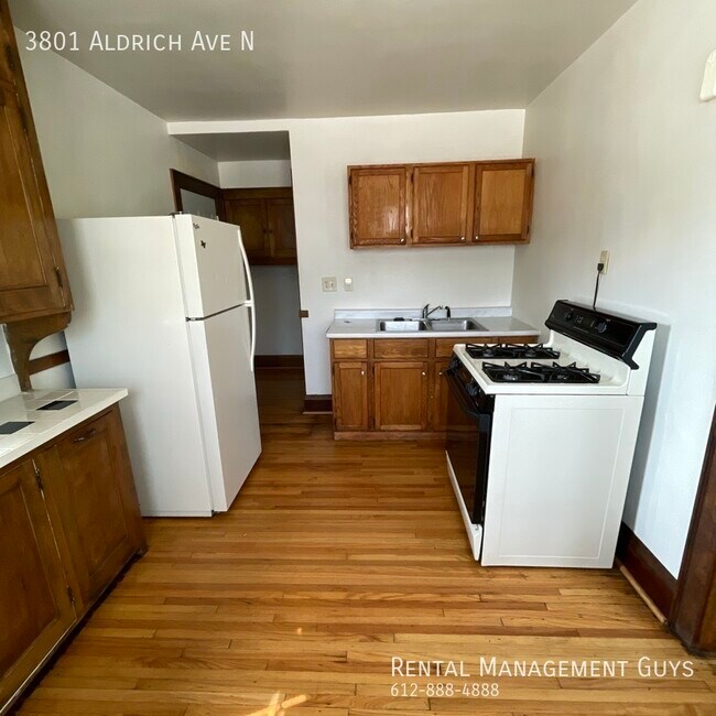 Foto del edificio - 3801 N Aldrich Ave