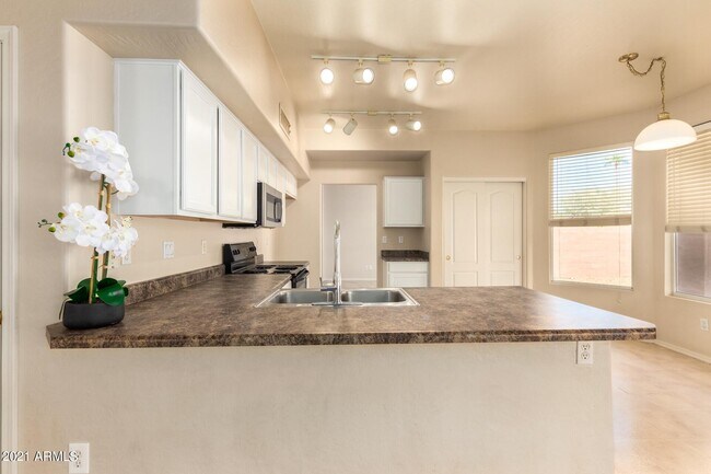 Foto del edificio - 4210 E Redwood Ln