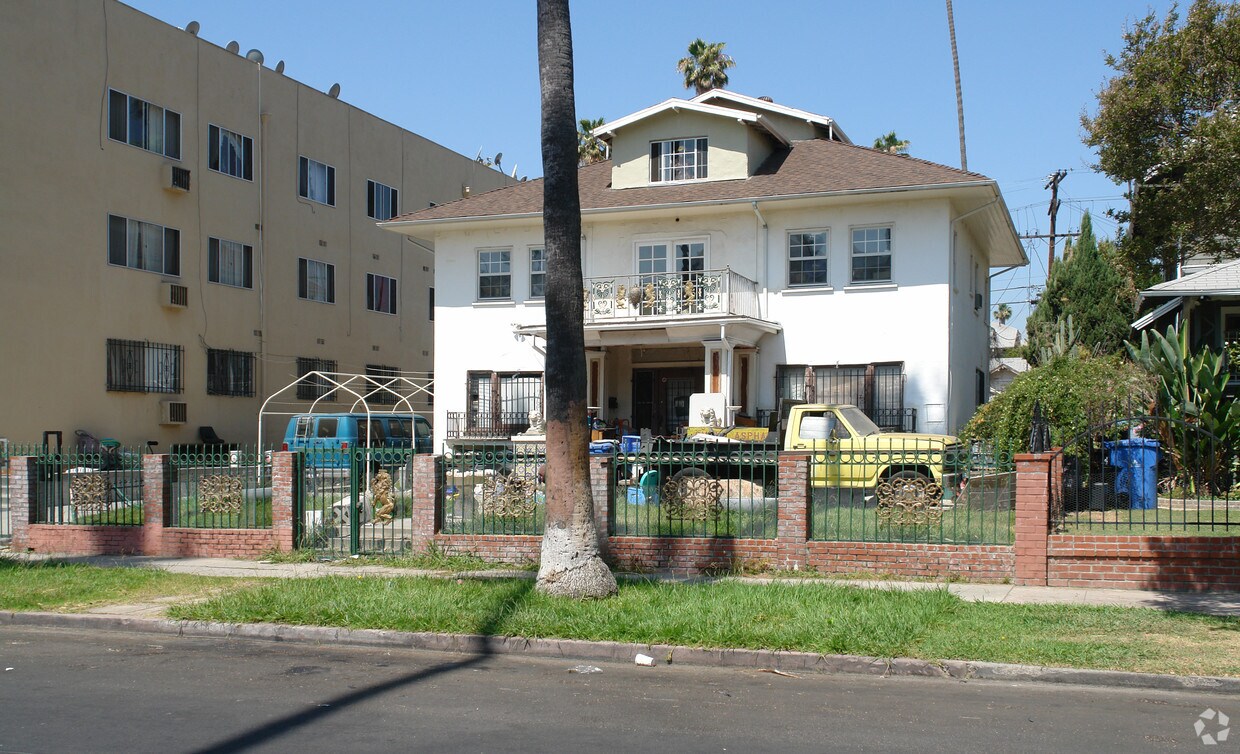 Foto del edificio - 943 Magnolia Ave