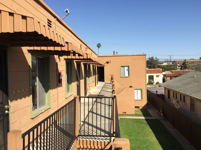 Foto del edificio - 1519 Obispo Ave