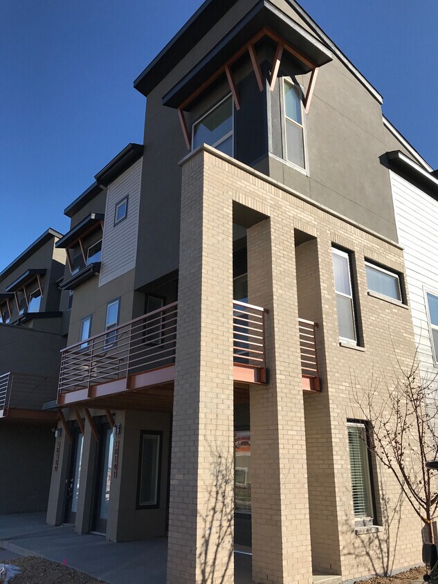 10141 Belvedere Lp, Lone Tree, CO 80124 Townhome Rentals in Lone Tree