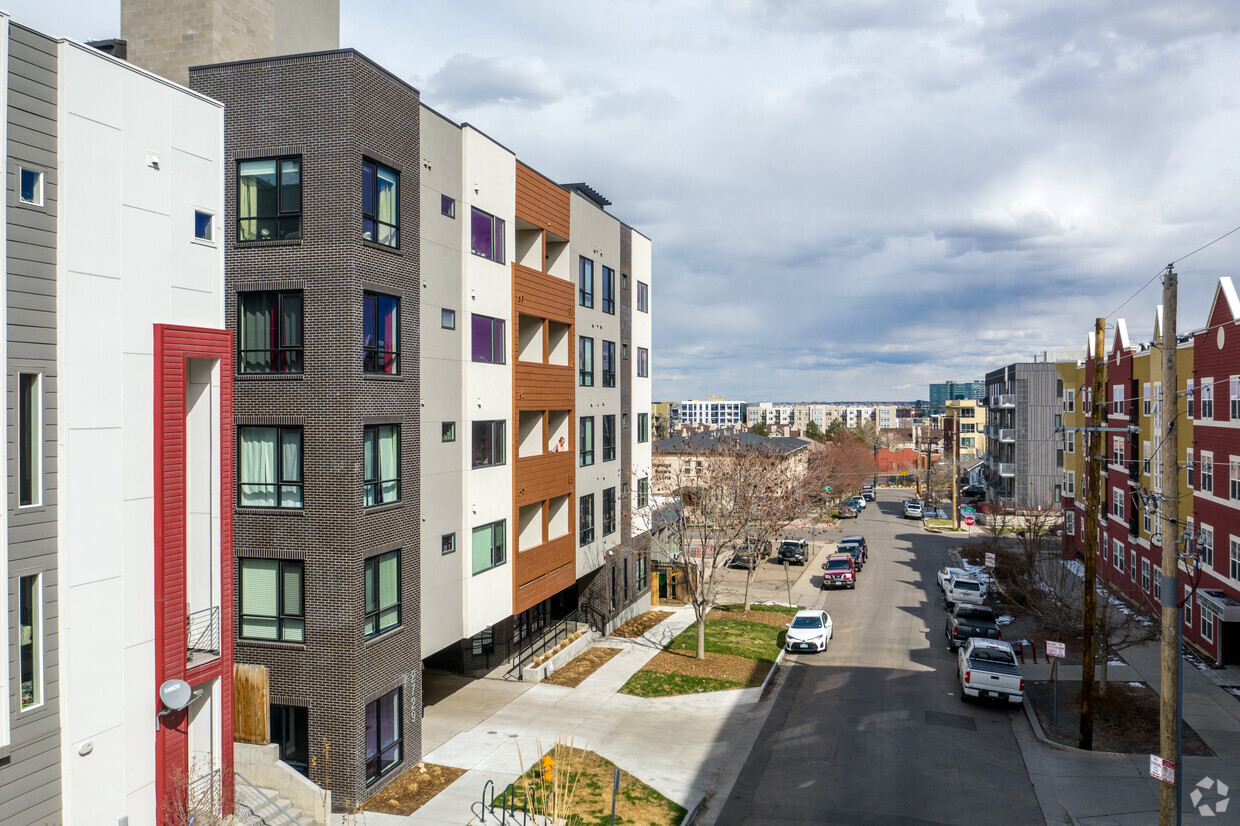 Building Photo - Jeff Park Flats