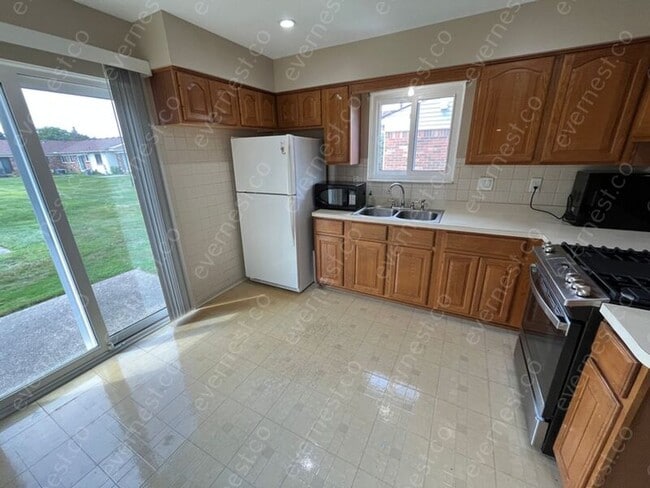 Building Photo - 8743 Texas Ct