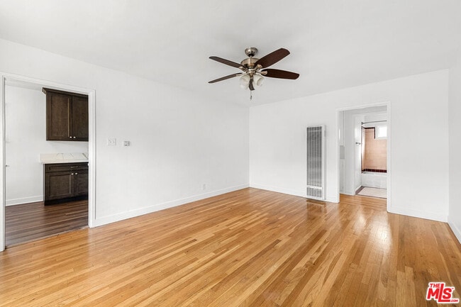 Building Photo - 4158 Baldwin Ave