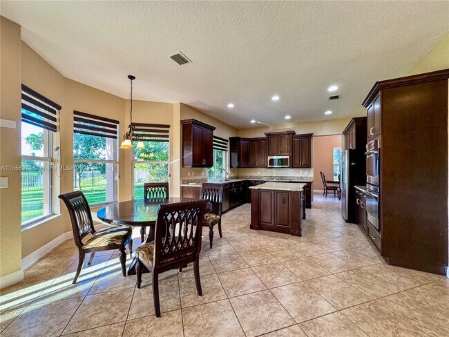 Building Photo - 11894 Fox Hill Cir