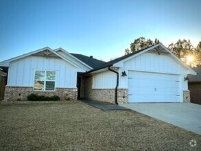 Building Photo - 5429 Meadow Ridge Dr