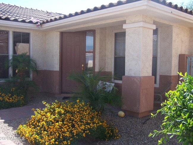 Building Photo - 13649 W Cypress St