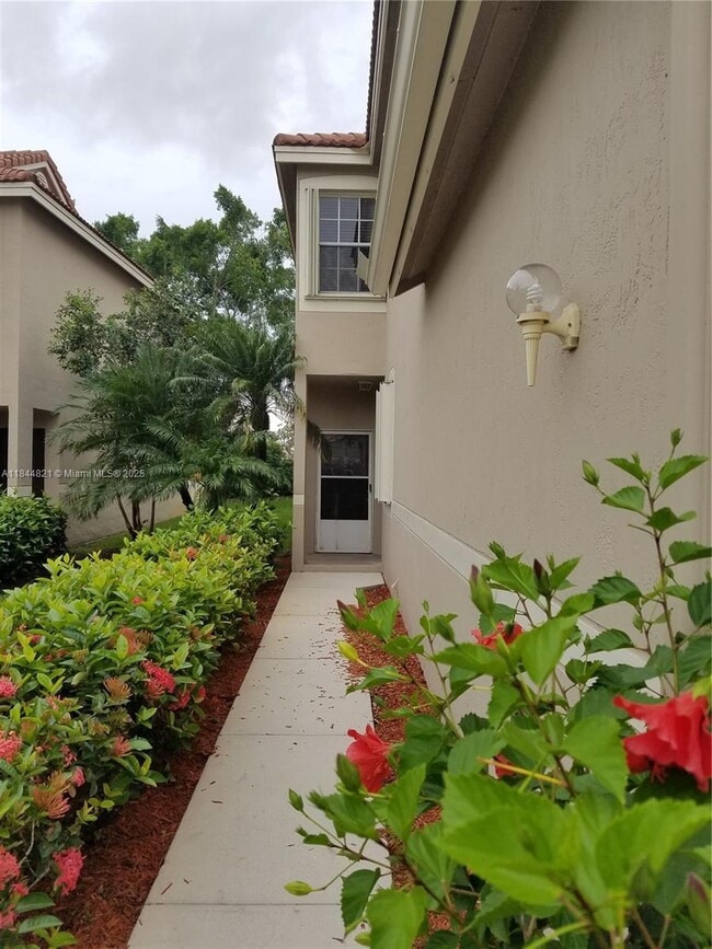 Building Photo - 1601 Sorrento Dr