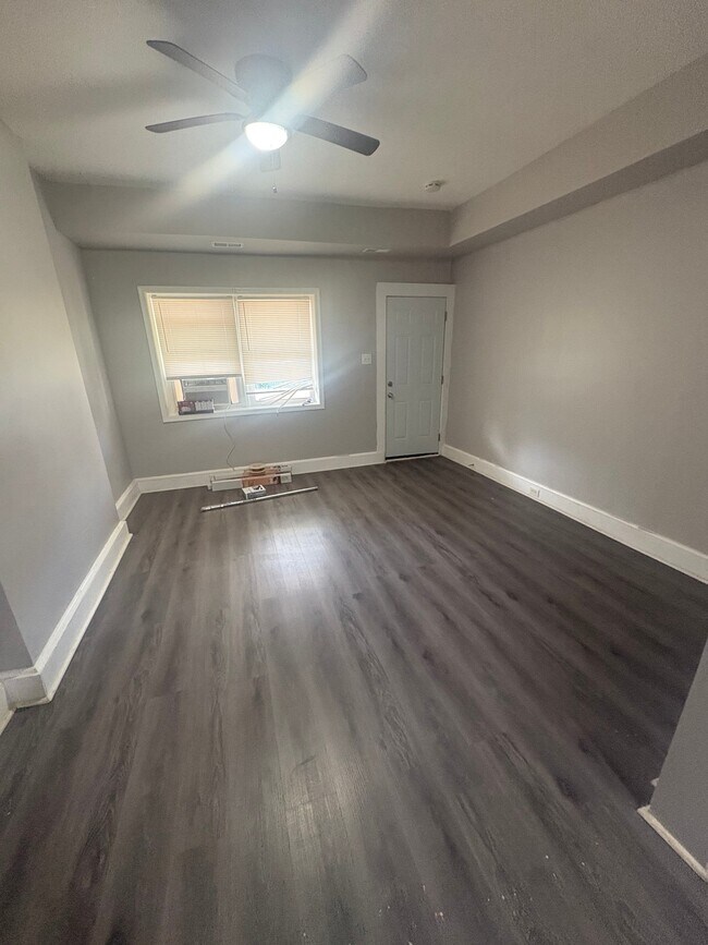 Foto del edificio - 3207 Brighton St