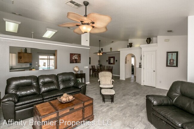 Building Photo - 1661 Chandler Dr