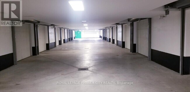 Building Photo - 45-45 Heron Park Pl