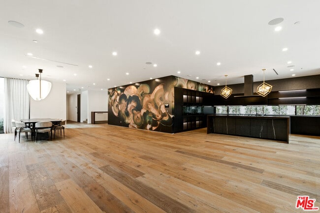 Foto del edificio - 738 N Harper Ave