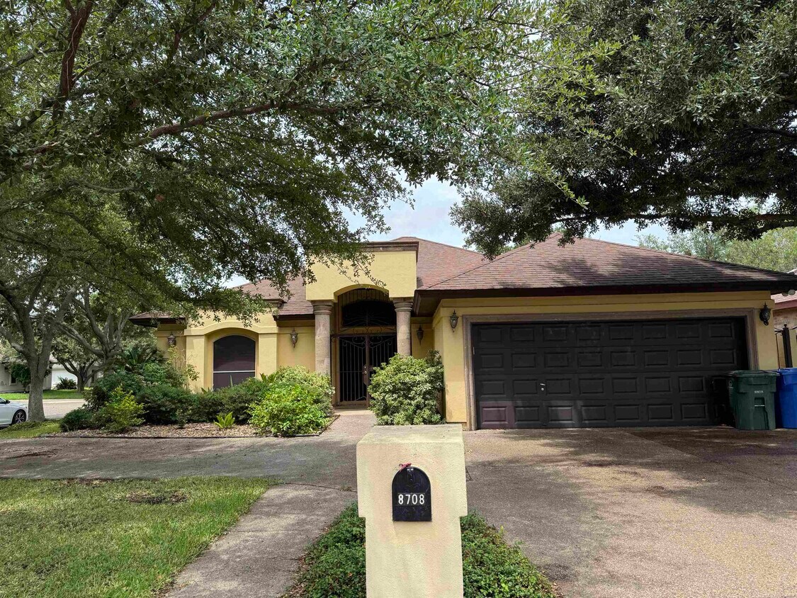 Foto principal - 8708 Jerry Loop