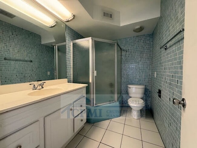 Building Photo - 120 Isle of Venice Dr