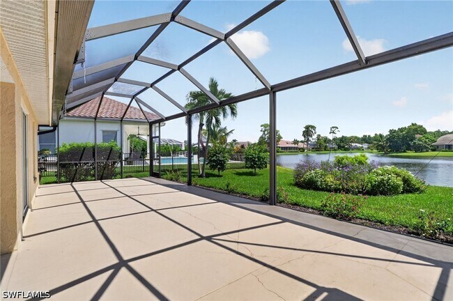 Foto del edificio - 2126 E Crown Pointe Blvd