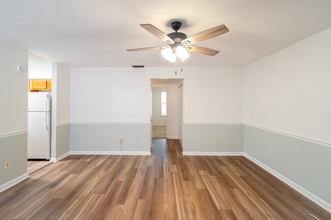 Foto del edificio - 1818 Sylvan Ct