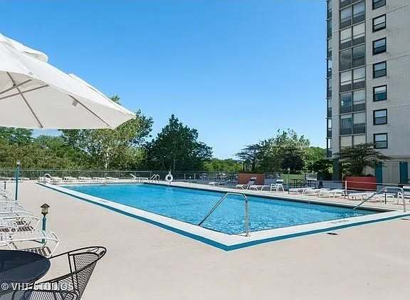 Foto del edificio - 5701 N Sheridan Rd