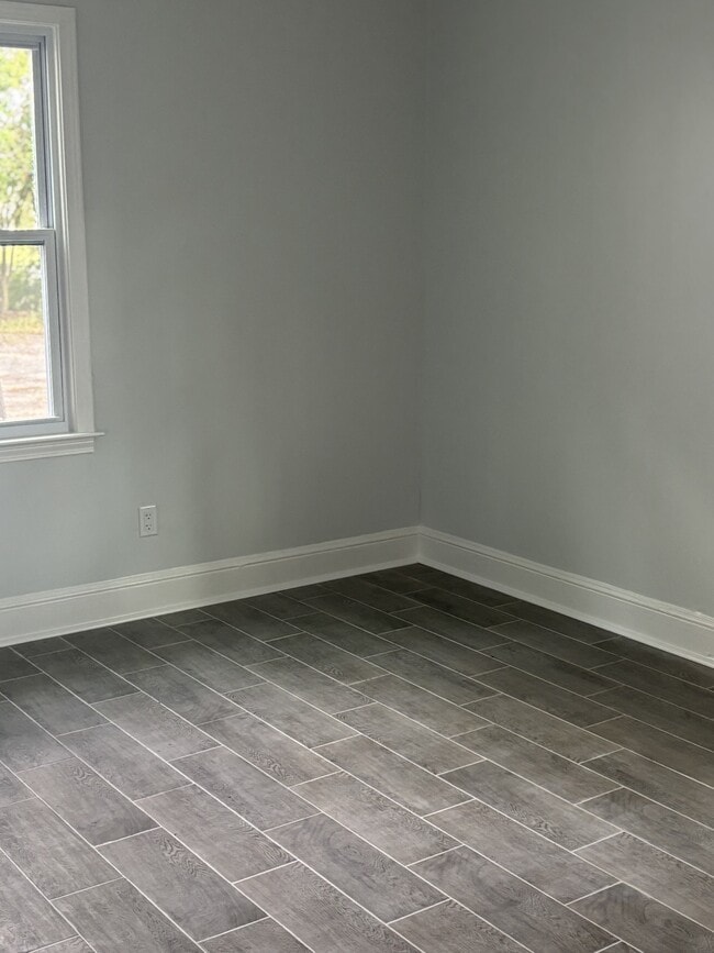 Building Photo - 3021 Walkup Ave