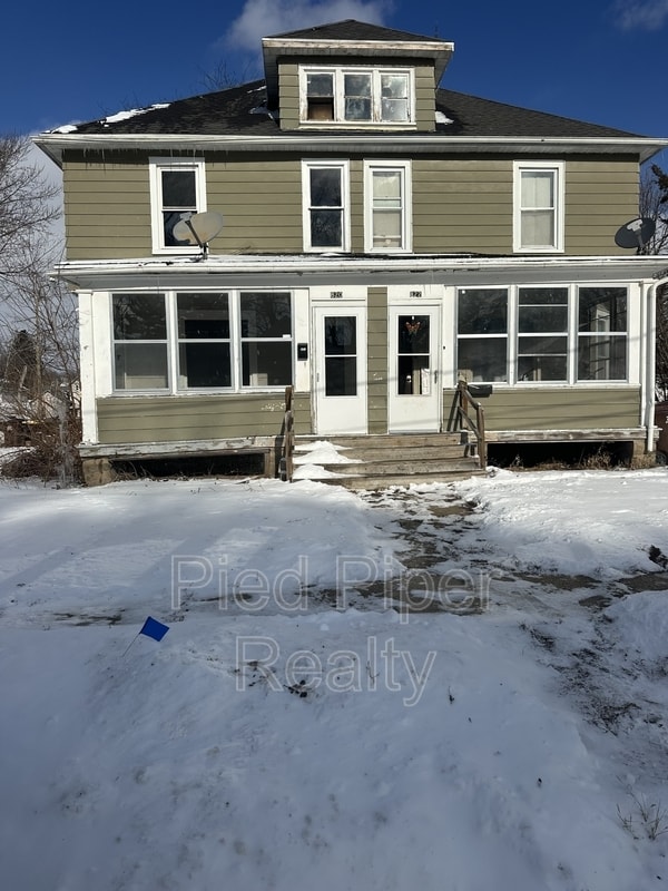 Building Photo - 820 E Wyandotte St