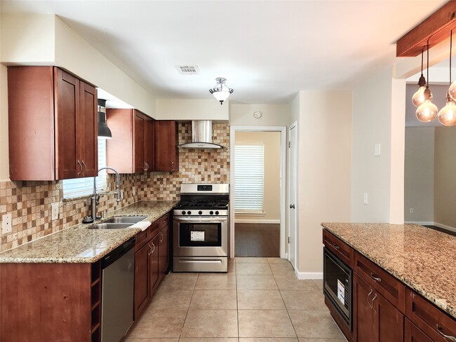 Foto del edificio - 8407 Sharpcrest St