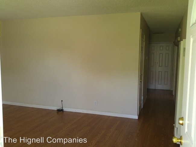 Building Photo - 2801 Shasta View Dr