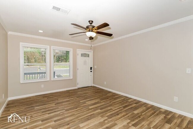 Building Photo - 1011 Thomasville Estates Dr SE