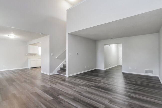 Foto del edificio - 5425 Bluff View Dr