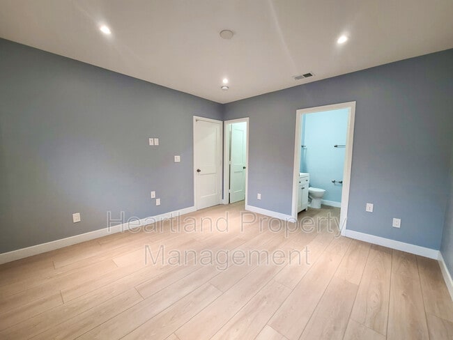 Foto del edificio - 4534 Rolfe Rd