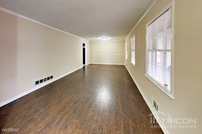 Building Photo - 4135 Jeffrey Dr SW