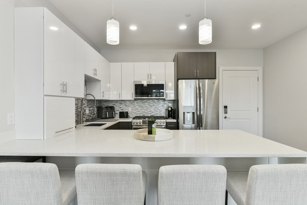 2 Cliveden St Unit 203 E, Quincy, MA 02169 Condo for Rent in Quincy