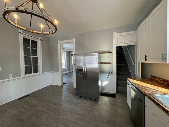 Foto del edificio - 3 bedroom 2 full bath home for rent Call T...