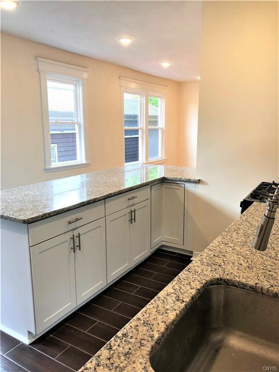 Foto del edificio - 304 Oak St