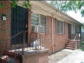 Building Photo - 1145 Sloan Ave