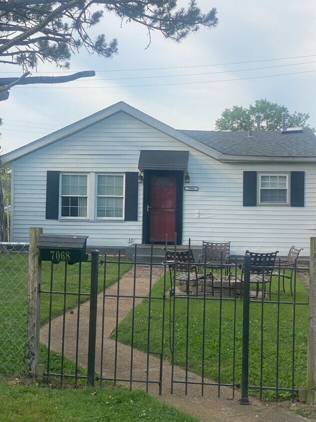 Foto principal - Beautiful Updated Home for Rent