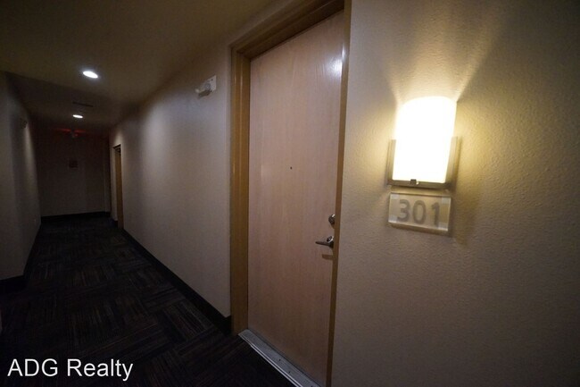 Building Photo - 1 br, 1 bath House - 75 E Agate Ave #301 B...