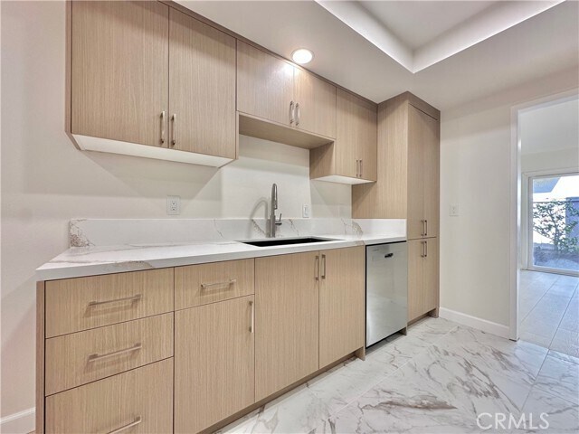 Building Photo - 912 Plaza Escondido