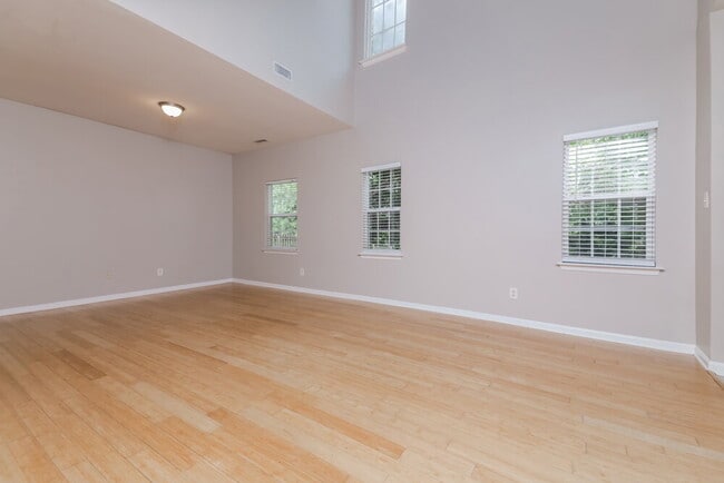 Building Photo - 1453 Cairo Way