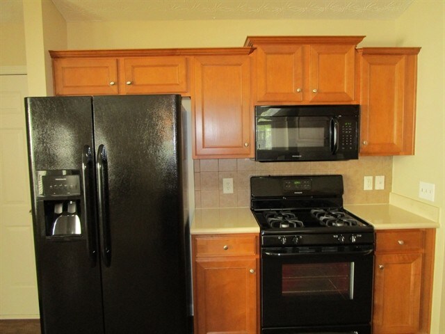 Building Photo - 113 Village Dr