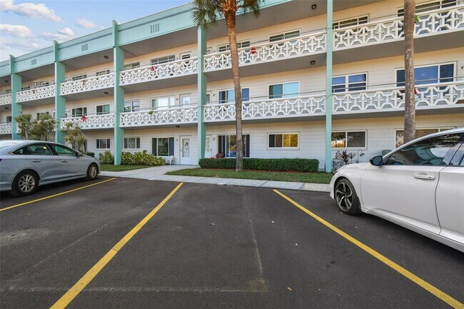 Foto del edificio - 2455 Finlandia Ln