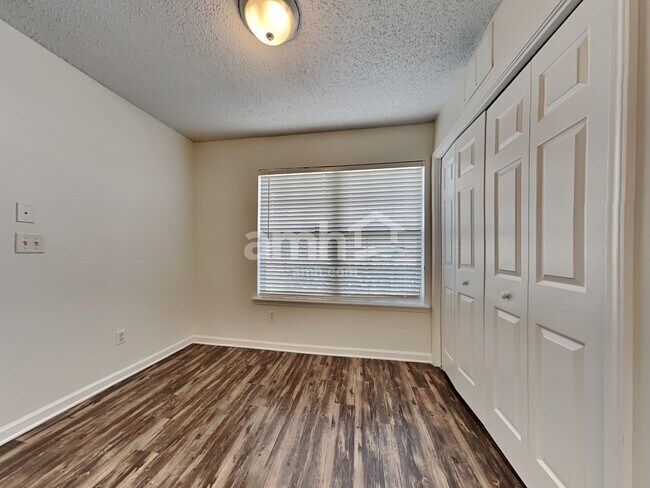 Building Photo - 11182 Lauren Oak Lane