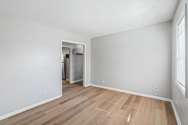 Building Photo - 3813 Fairmont Blvd