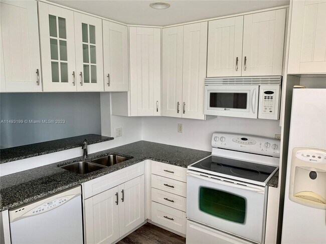 Foto del edificio - 1197 Washington Cir