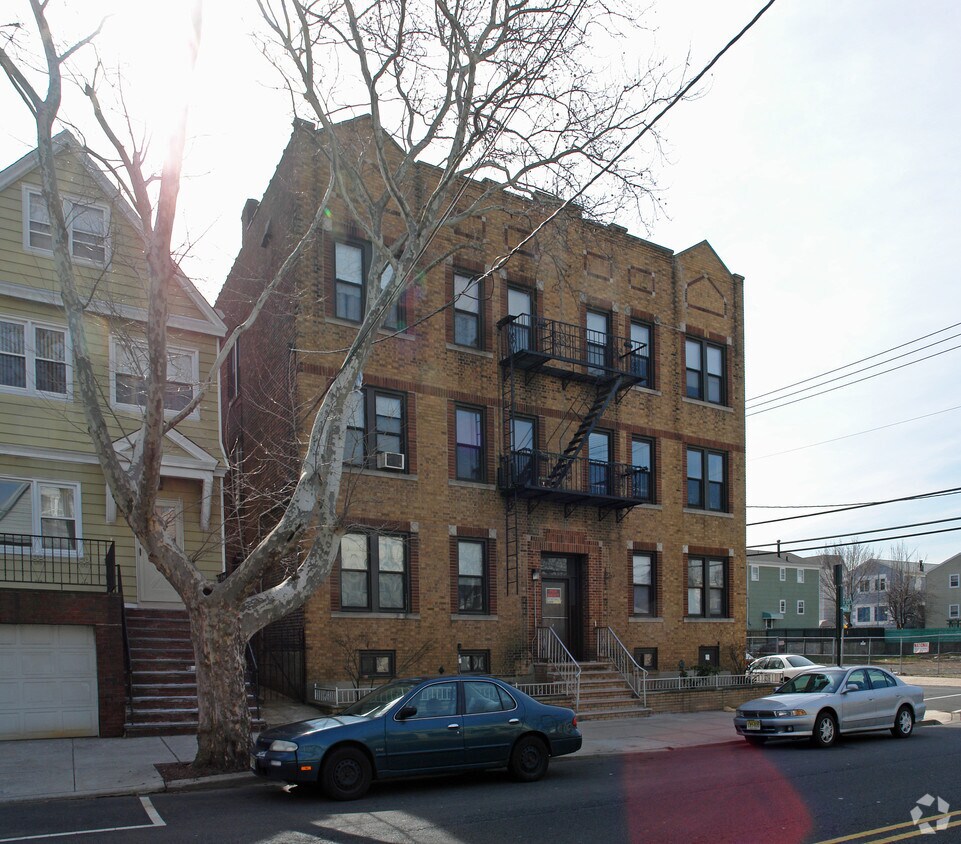 Foto principal - 248-250 Avenue B