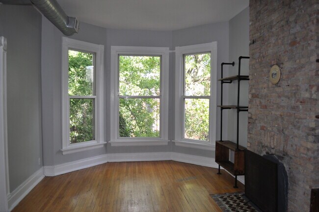 Foto del edificio - 3242 N Seminary Ave