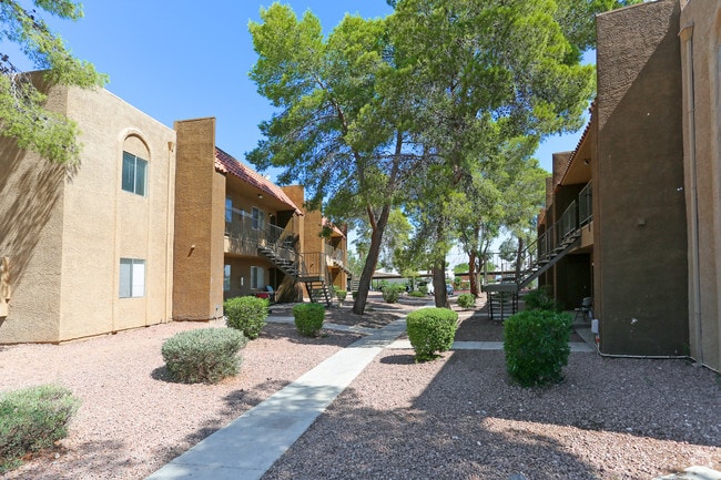 Building Photo - Catalina Gardens