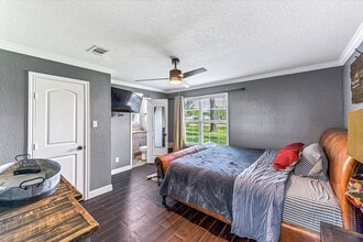 Building Photo - 215 Little Dogie Rd